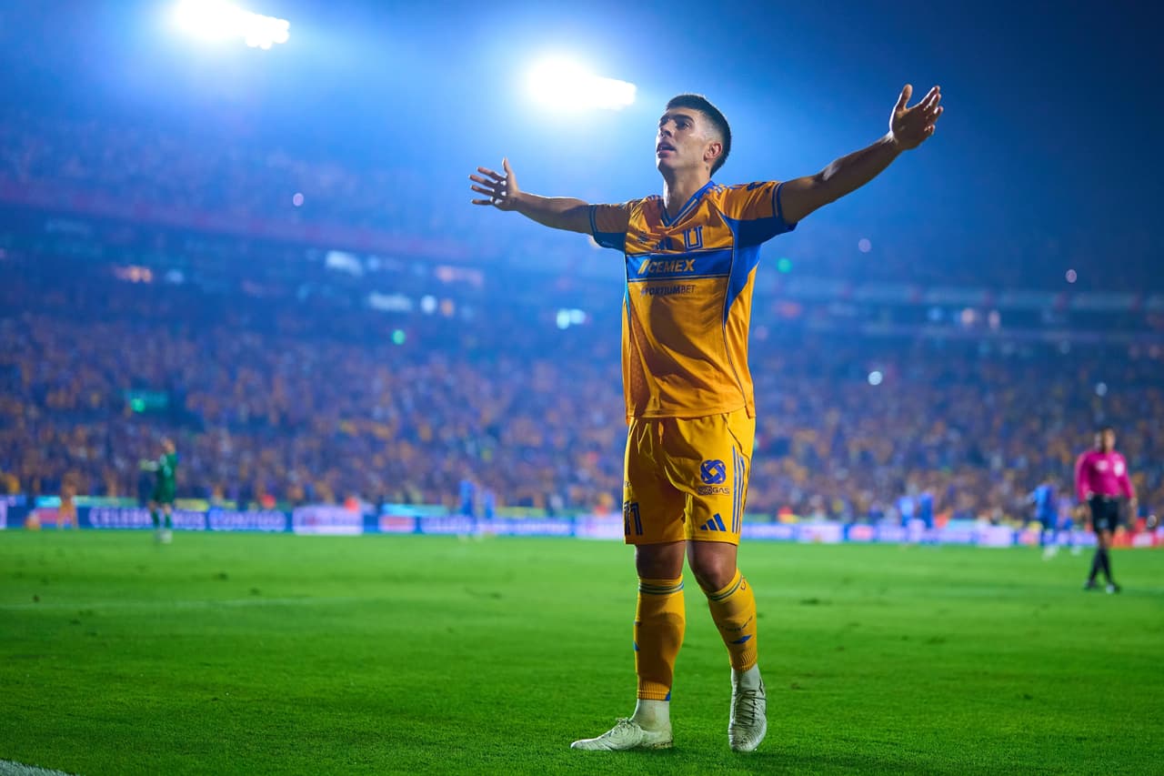 Juan Brunetta, salario anual aproximado de $28,589,600 pesos.