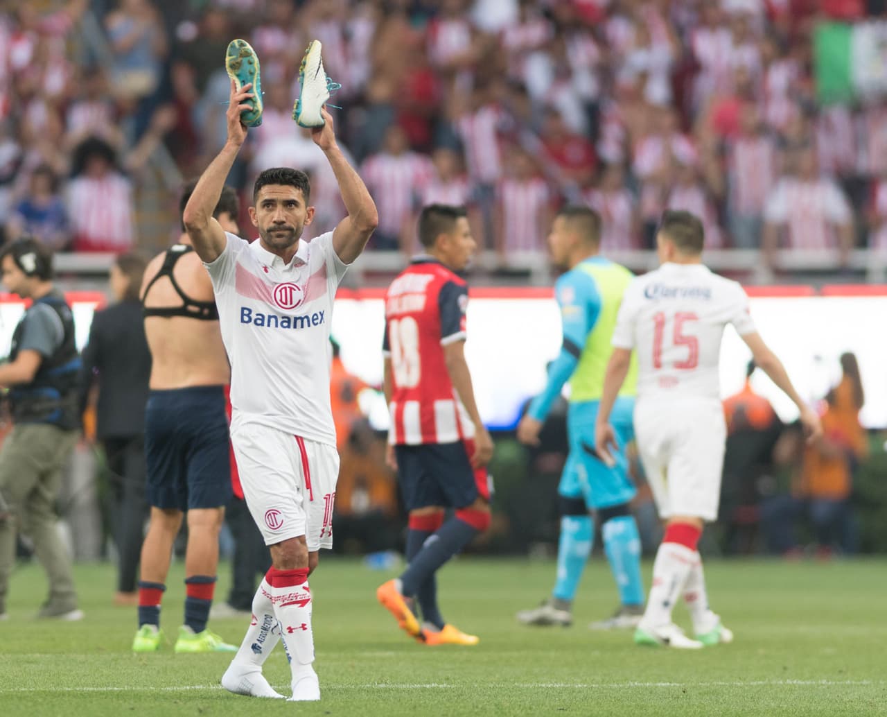 4 - Sinha - Brasileño mexicano y mediocampista de la gran época de los Diablos. Entre el 2000 y 2010 levantó cinco títulos de liga con los Diablos.