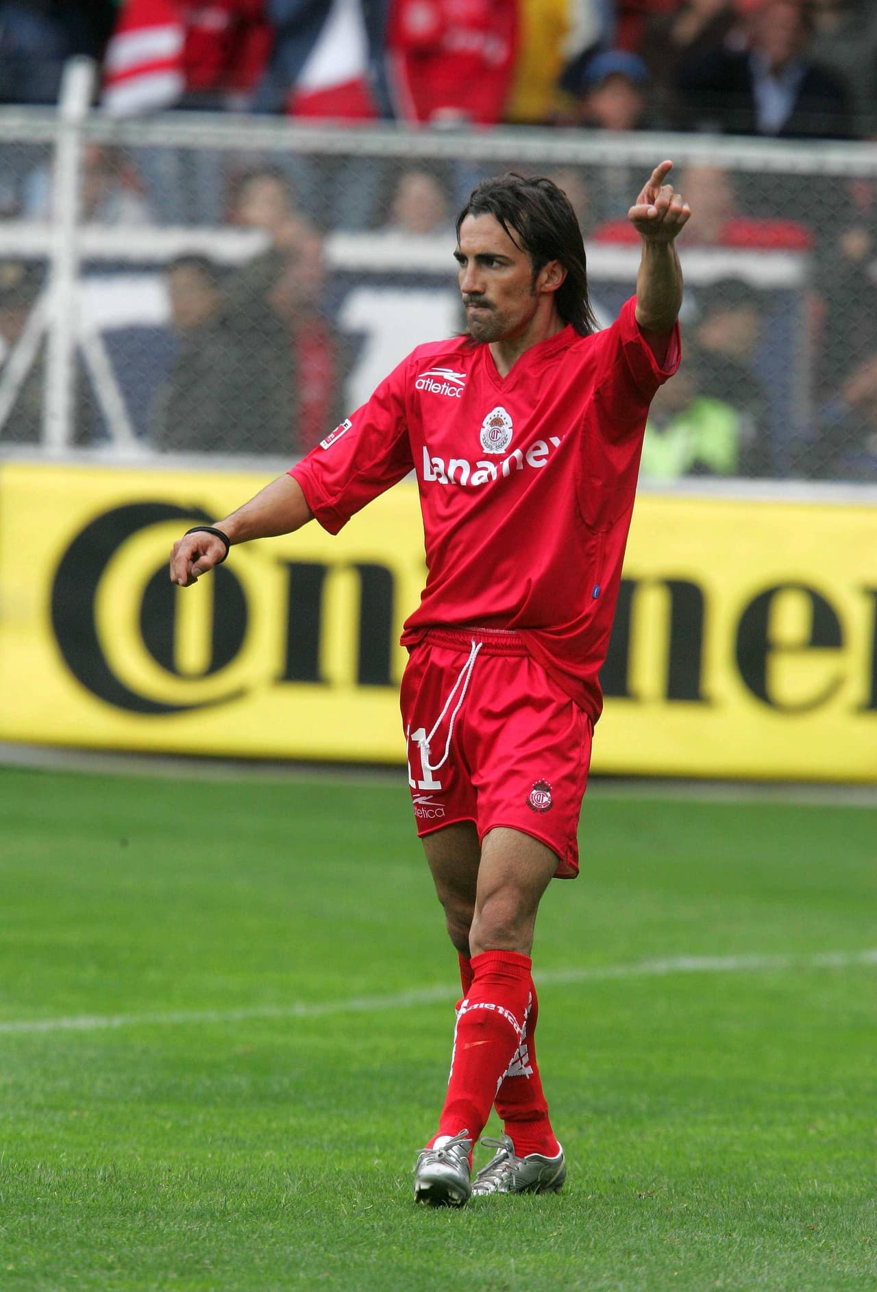5 - Vicente Sánchez - Uruguayo y extremo, era conocido por su velocidad y drible. Campéon con los del Estado de México en el Apertura 2002 y en el Apertura 2005.