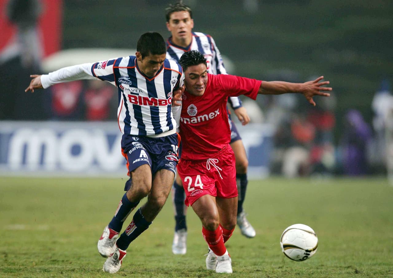 Pero los regios se mantuvieron a solo un tanto del empate, hasta que Luis Pérez fue expulsado a los 82 y entonces Vicente volvió a marcar a los 90 y, sobre el tiempo, Rengo Díaz marcó el definitivo 0-3.