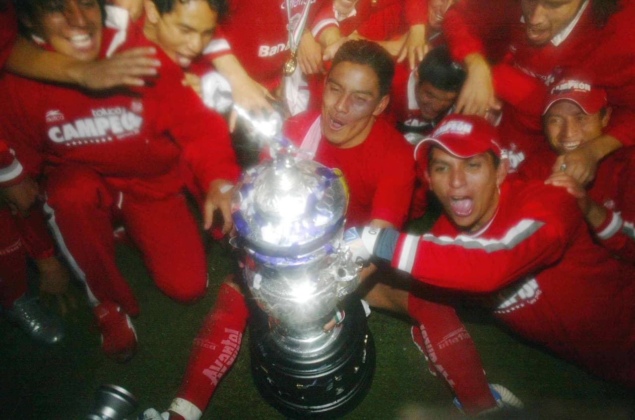El triunfo y el título del Apertura 2005 fueron del Toluca, pero el dejo de polémica e injusticia se mantiene hasta nuestros días en el corazón de los regios.