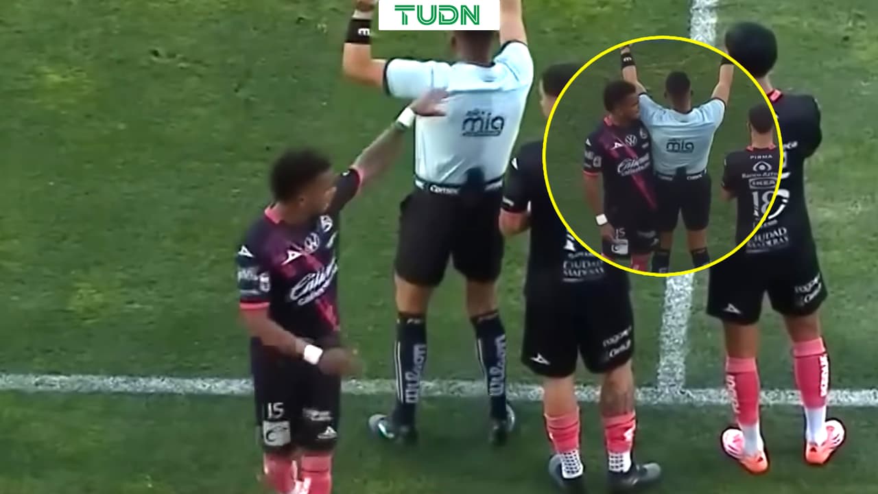 Castigo ejemplar: Dura sanción a jugador de Puebla por agresión a árbitro
