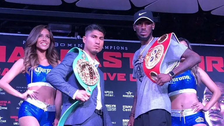 Mikey García va esta noche por la corona del gigante Robert Easter Jr