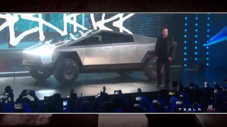 Elon Musk Presenta A La Tesla Cybertruck En Medio De Un Momento