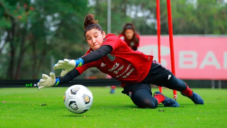 Alejandría Godínez causa baja del Tri Femenil por un esguince de