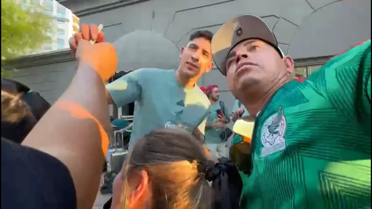 Baja El Furor El Tri Llega A Glendale Con Pocos Fans Presentes