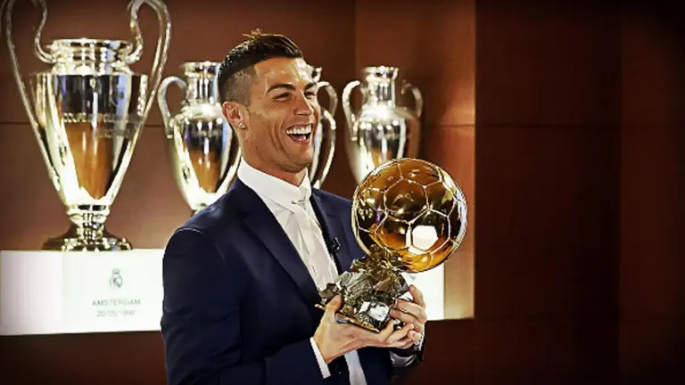 Cristiano Ronaldo Gan Su Quinto Bal N De Oro Y Empat A Messi Tudn