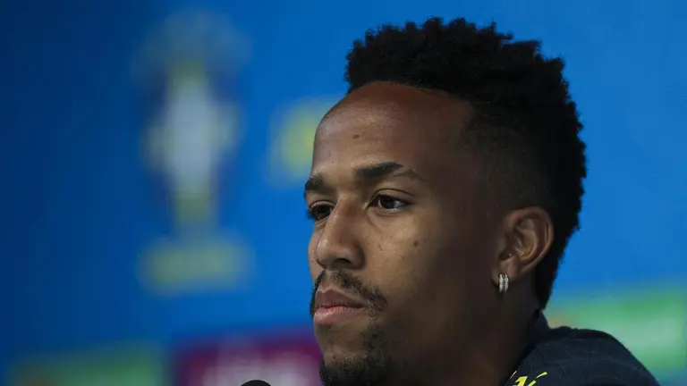 Lesión de Militao es ligera y podría jugar en el derbi ante el