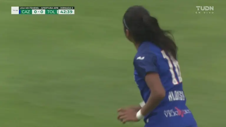 Fátima Alonso quiso sorprender en un tiro libre TUDN Liga MX TUDN