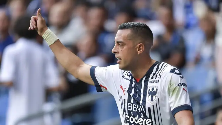 Rogelio Funes Mori Y Luis Romo Regresan A Los Entrenamientos De Rayados