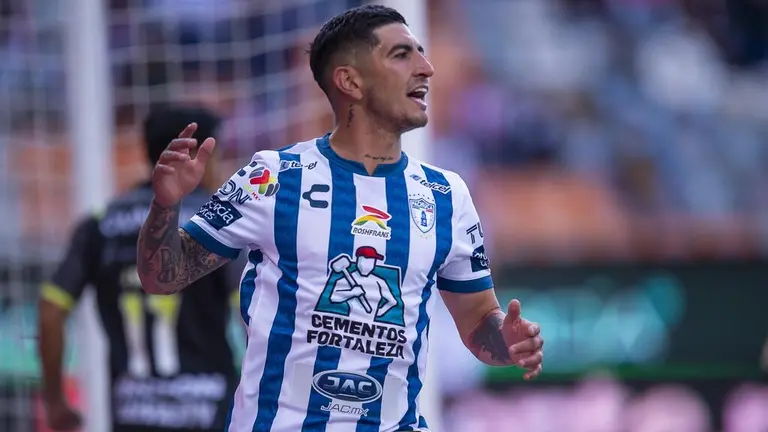 Violencia En Liga Mx Aficionados De Pachuca Y Chivas Protagonizan