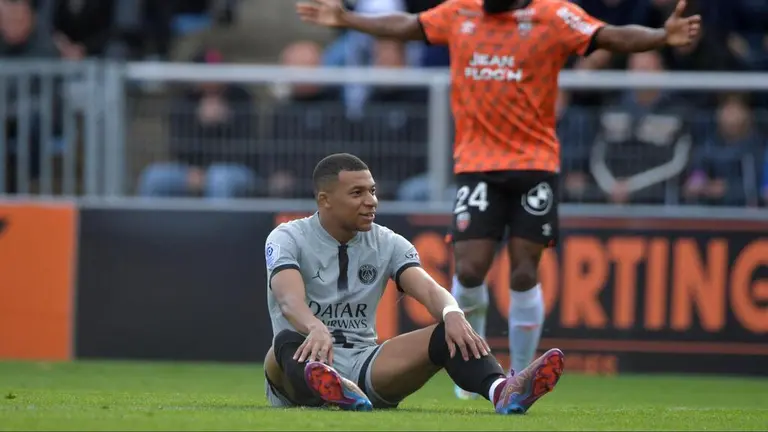 Kylian Mbapp No Pudo Terminar El Partido En La Victoria Del Psg Tudn