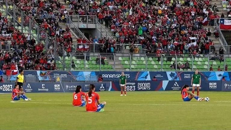 Chile protesta en la Final de futbol femenil ante México en los Juegos