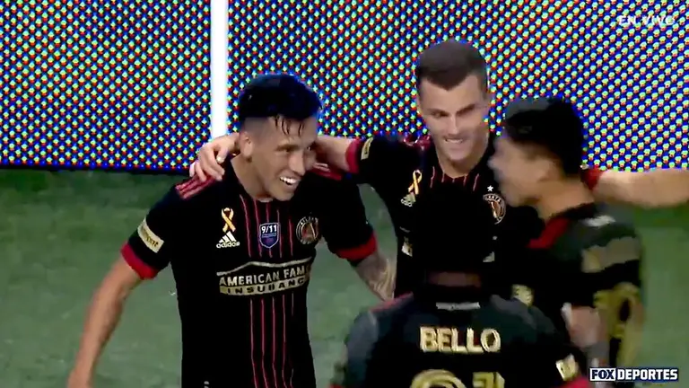 Gambeta Golazo Y Goleada Ezequiel Barco Dribla A Dos Defensas Y