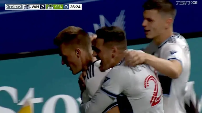 Julian Gressel hace un golazo desde fuera del área y pone el 2 0 TUDN