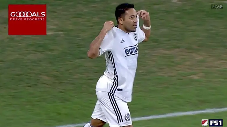 Marco Fabián fusila al portero con un zapatazo y marca su quinto gol de