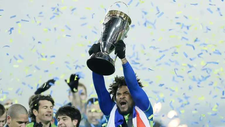 Román Torres héroe de Seattle y Panamá cumple un años más y lo celebra