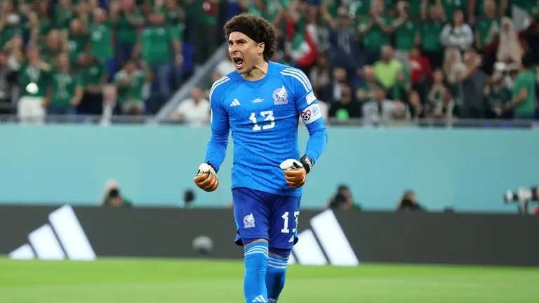 Guillermo Ochoa Segundo Portero Mexicano Atajar Un Penal Copa Del Mundo