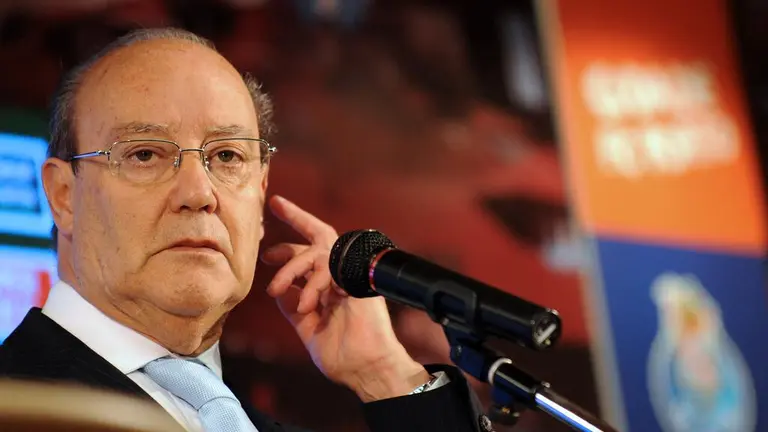 Socios de Porto reeligen a Pinto da Costa como presidente a sus 82 años