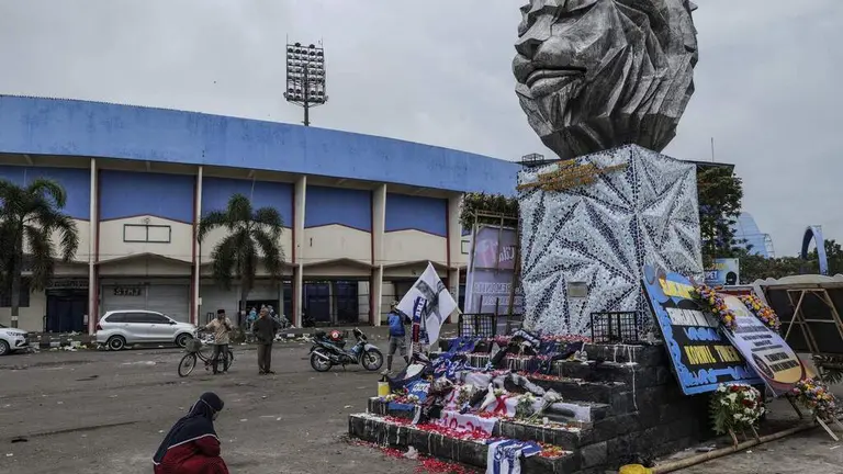 La Uefa Decret Un Minuto De Silencio Por La Tragedia En Un Estadio De