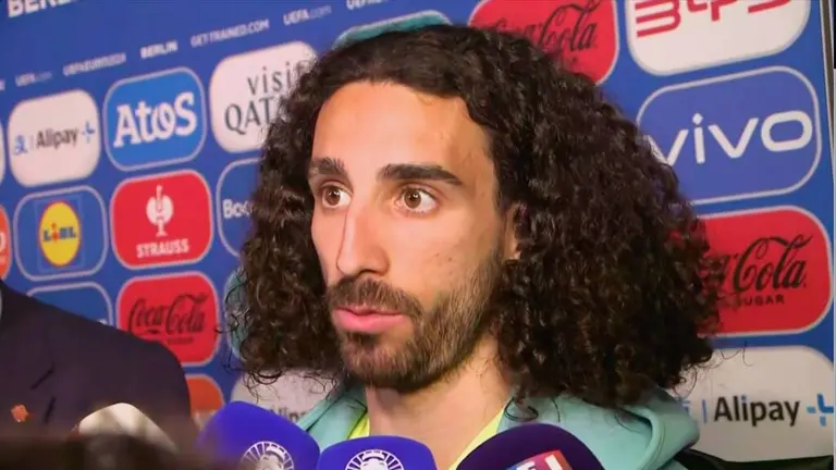 Marc Cucurella bromea sobre quién gana en el Play Station con Grimaldo