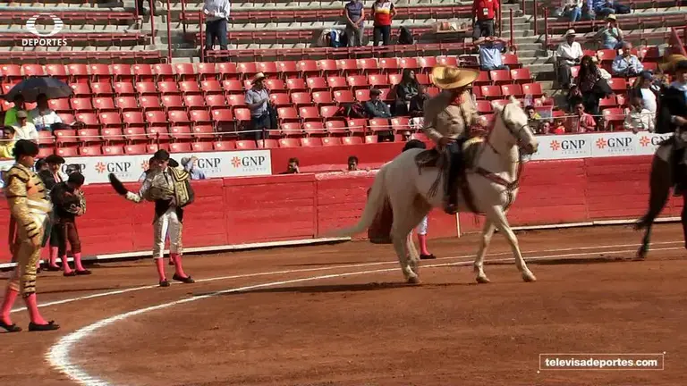 Oreja y cornada en La Plaza México TUDN Más Deportes TUDN