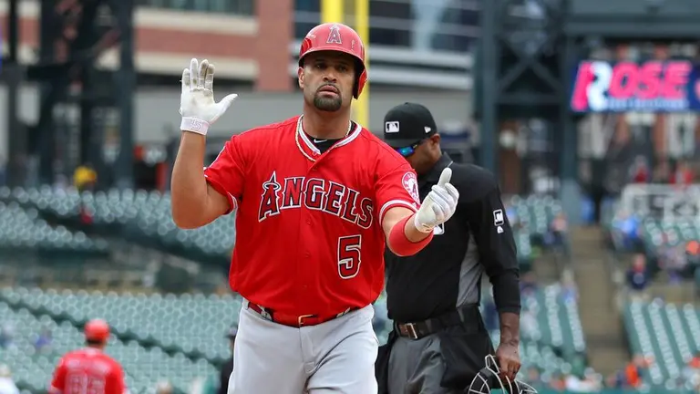 Albert Pujols Escribe Su Nombre En Los Libros De La Historia En MLB