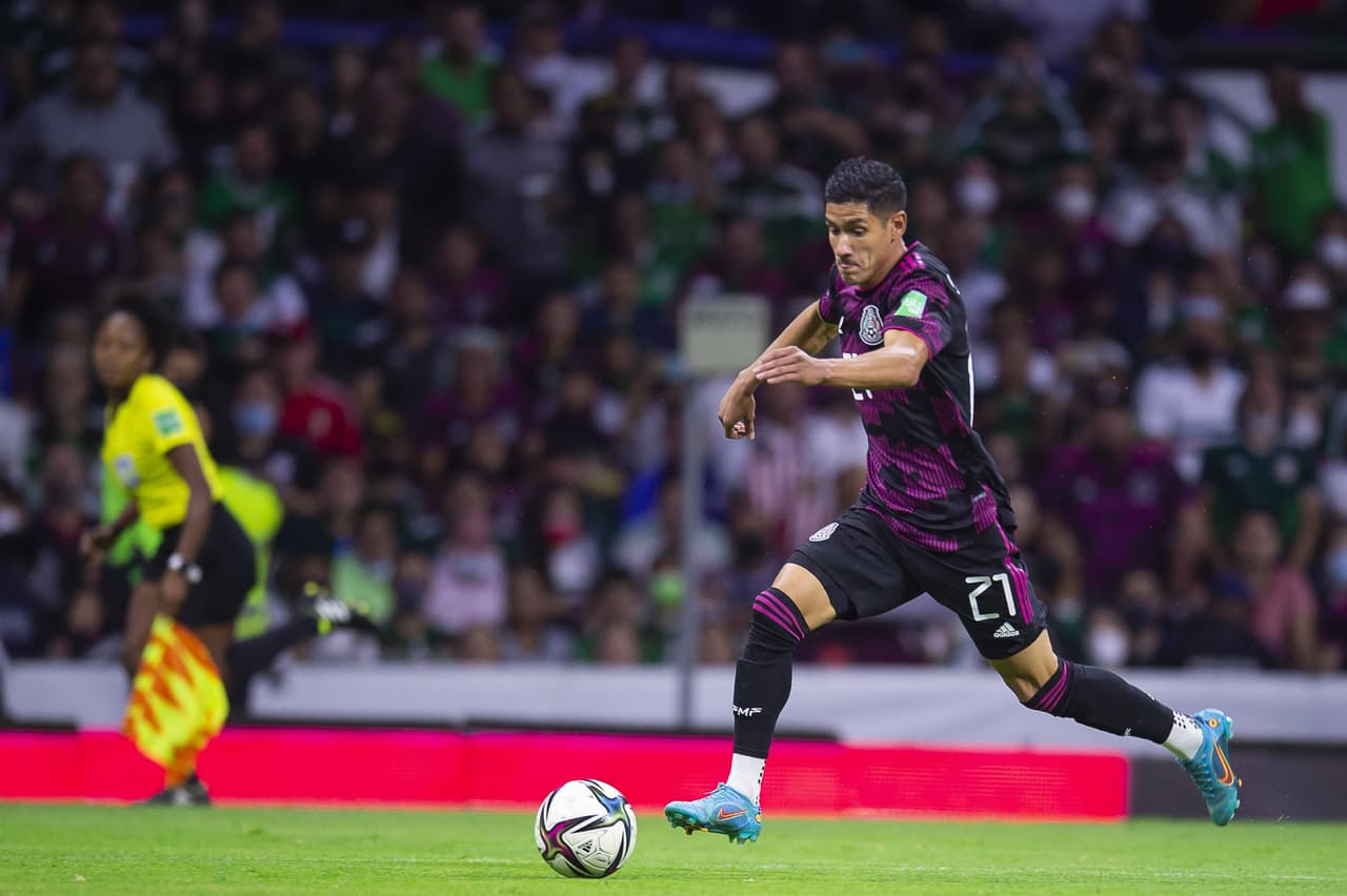 México selló su pase al Mundial con una victoria sobre El Salvador, gracias a los goles de Uriel Antuna y Raúl Jiménez.