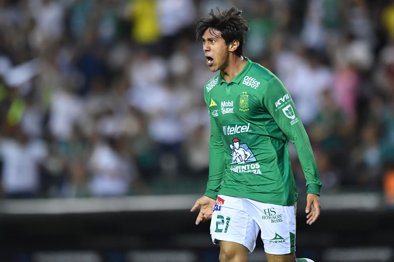 El 10 de diciembre de 2018 Macías llega cedido al león, donde se convirtió en su mejor jugador ofensivo a la fecha.