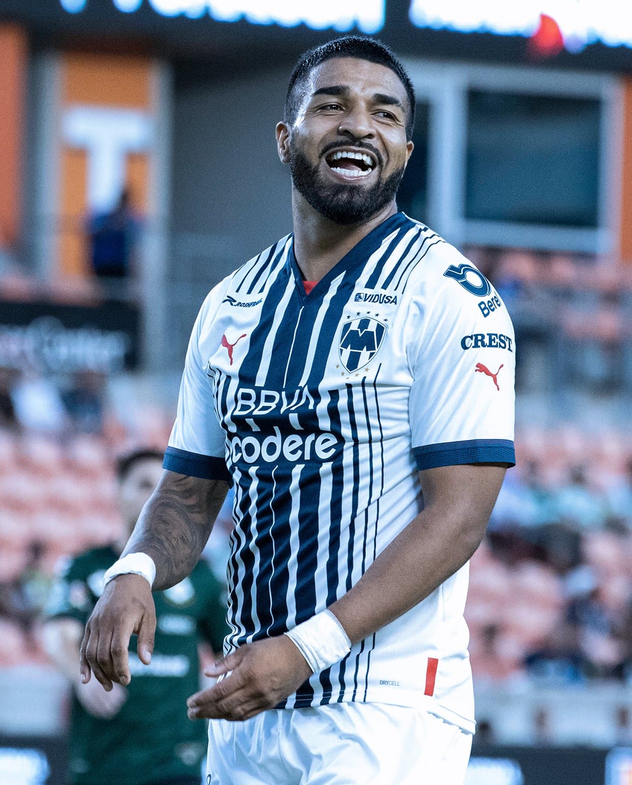 El delantero uruguayo Rodrigo Aguirre se unió a Rayados luego de un paso goleador en Necaxa.