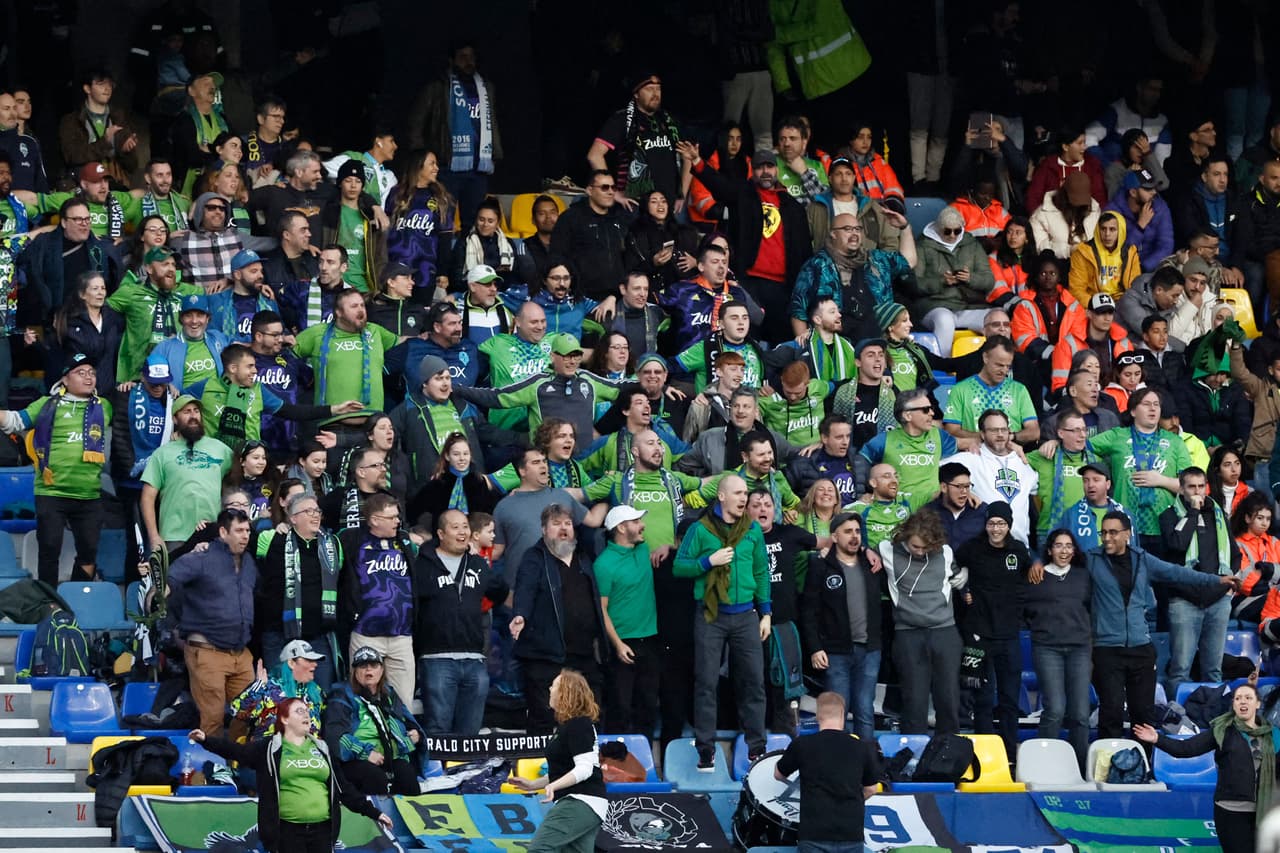 Un gol a dos minutos del final de Mohamed Afsha terminó por darle el triunfo al Al Ahly 0-1 ante Seattle Sounders; Al Ahly disputará la semifinal del Mundial de Clubes contra el Real Madrid el próximo miércoles.