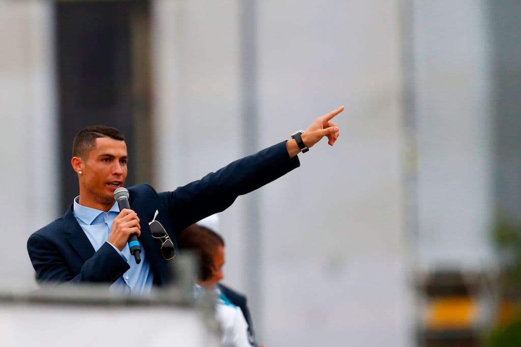 La salida de Cristiano Ronaldo de Real Madrid parece inminente y Juventus estaría dispuesto a pagarla 30 millones de euros de salario anual, apoyado en uno de sus patrocinadores, para ficharlo.