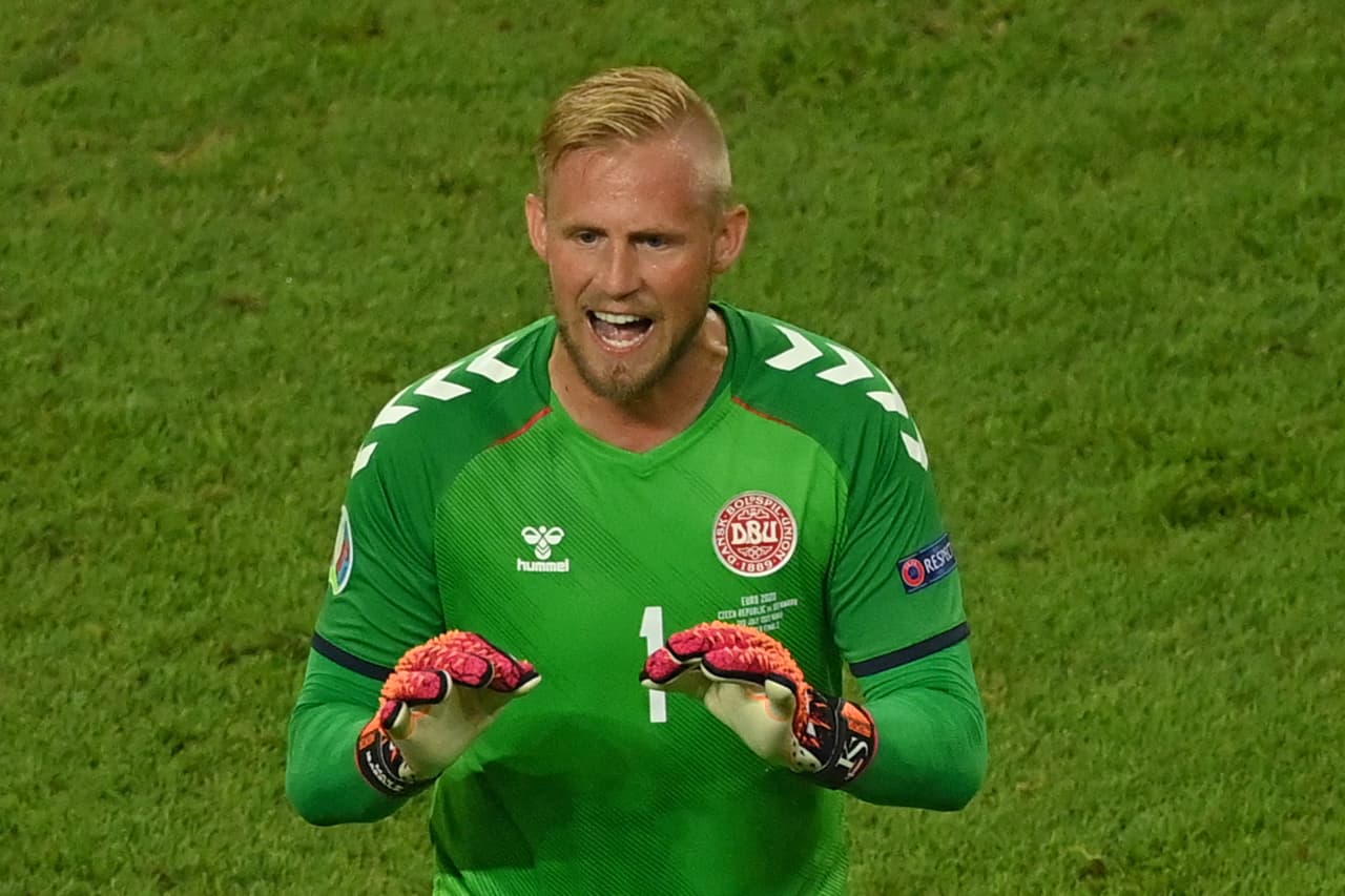 El portero Kasper Schmeichel pedía a sus compañeros tranquilidad ante la euforia.
<br>
