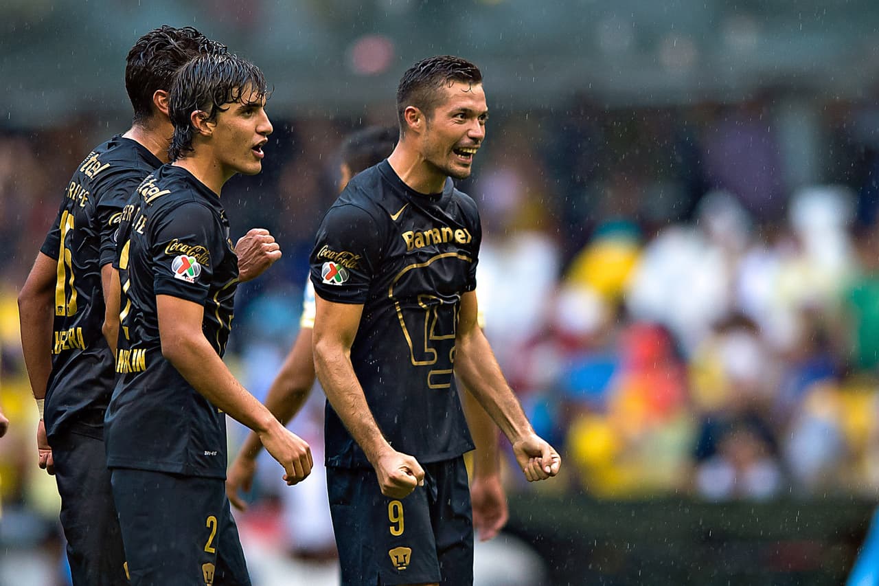 En el mismo torneo, el Apertura 2014, el cuadro de la UNAM le ganaba al América en el estadio Azteca 0-1 gracias a un gol de Dante López.