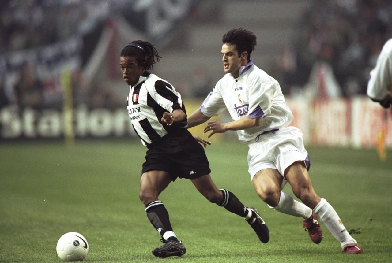 Edgar Davids fue fichado por el FC Barcelona en enero del 2004 luego de varias temporadas exitosas con la Juventus de Turín donde se le recuerda más y con la que consiguió tres Scudettos como uno de los mejores jugadores de esa época.