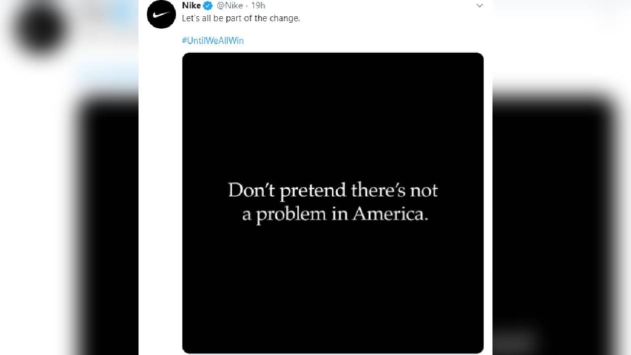 George Floyd fue detenido por intentar pagar con un billete falso de veinte dólares. Falleció en un hospital minutos después de su aprehensión.