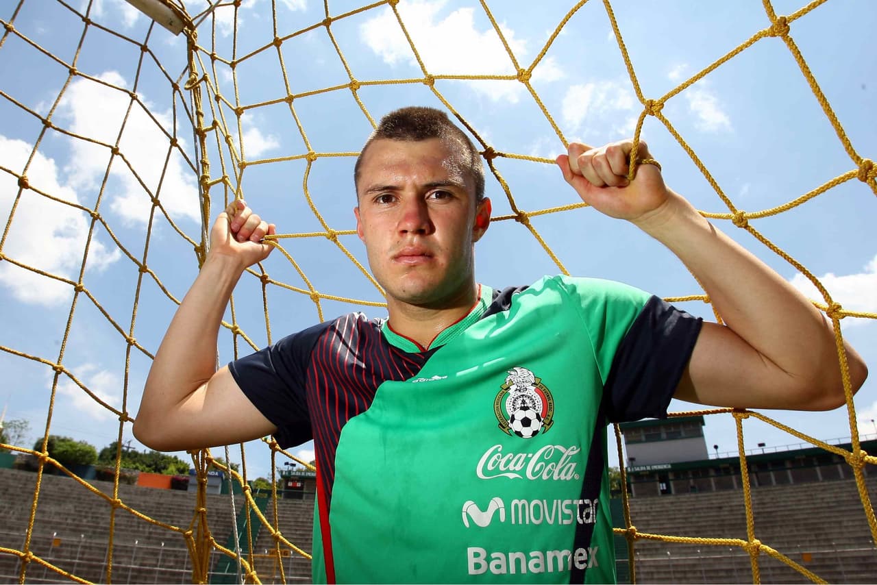 La esperanza rojiblanca en la zaga central era el
<b>férreo Kristian Álvarez.</b>