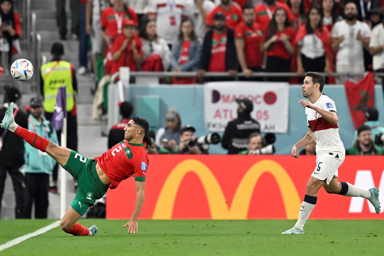 Marruecos derrotó 1-0 a Portugal con gol de Youssef En-Nesyri en el Estadio Al Thumama para convertirse en la primera selección africana en Semifinales en una Copa del Mundo.