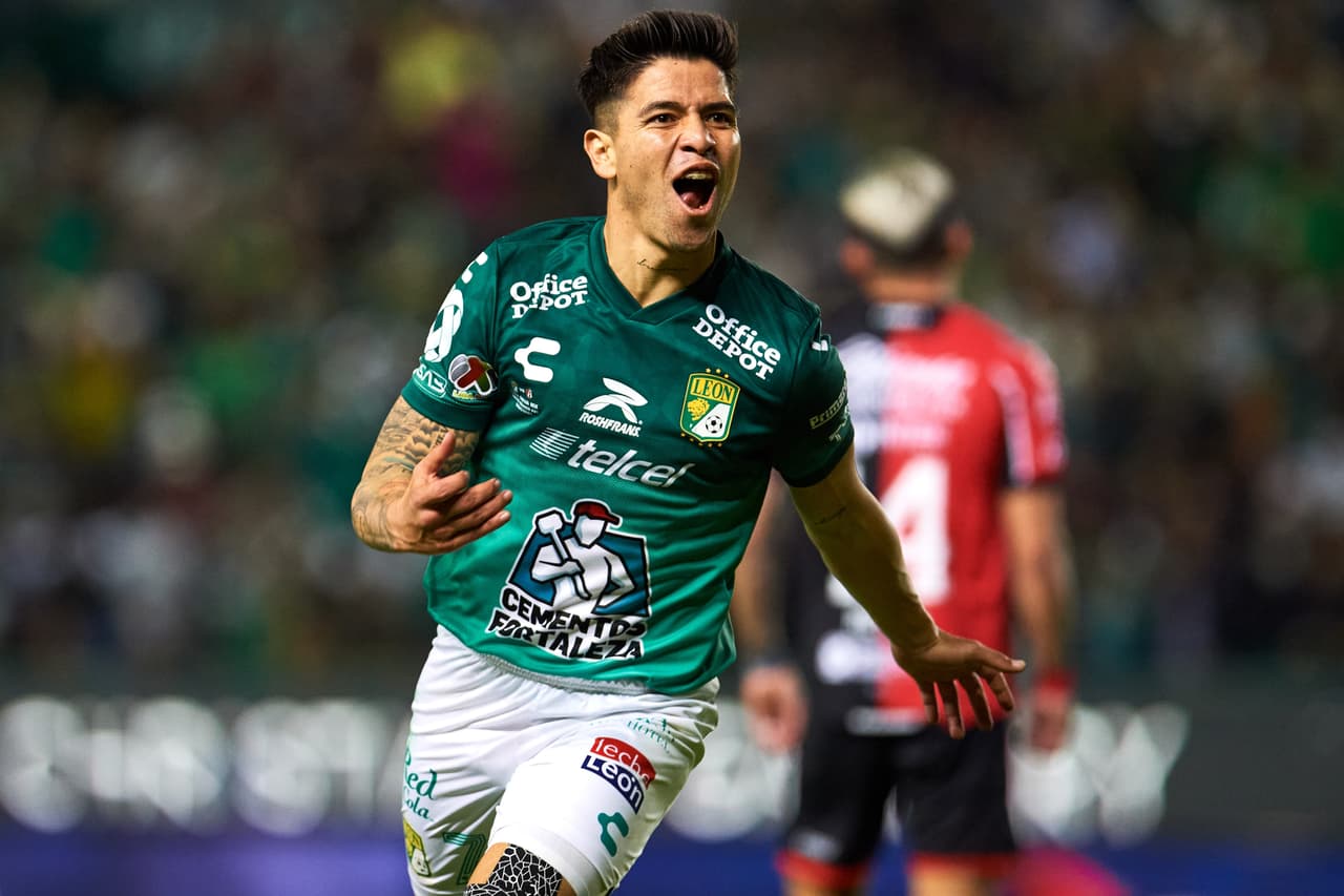 La fiera estuvo en deventaja en dos ocasiones y los goles de Ángel Mena y Victor Dávila le dan la remontada 3-2 sobre el Atlas en la ida de la final del futbol mexicano.