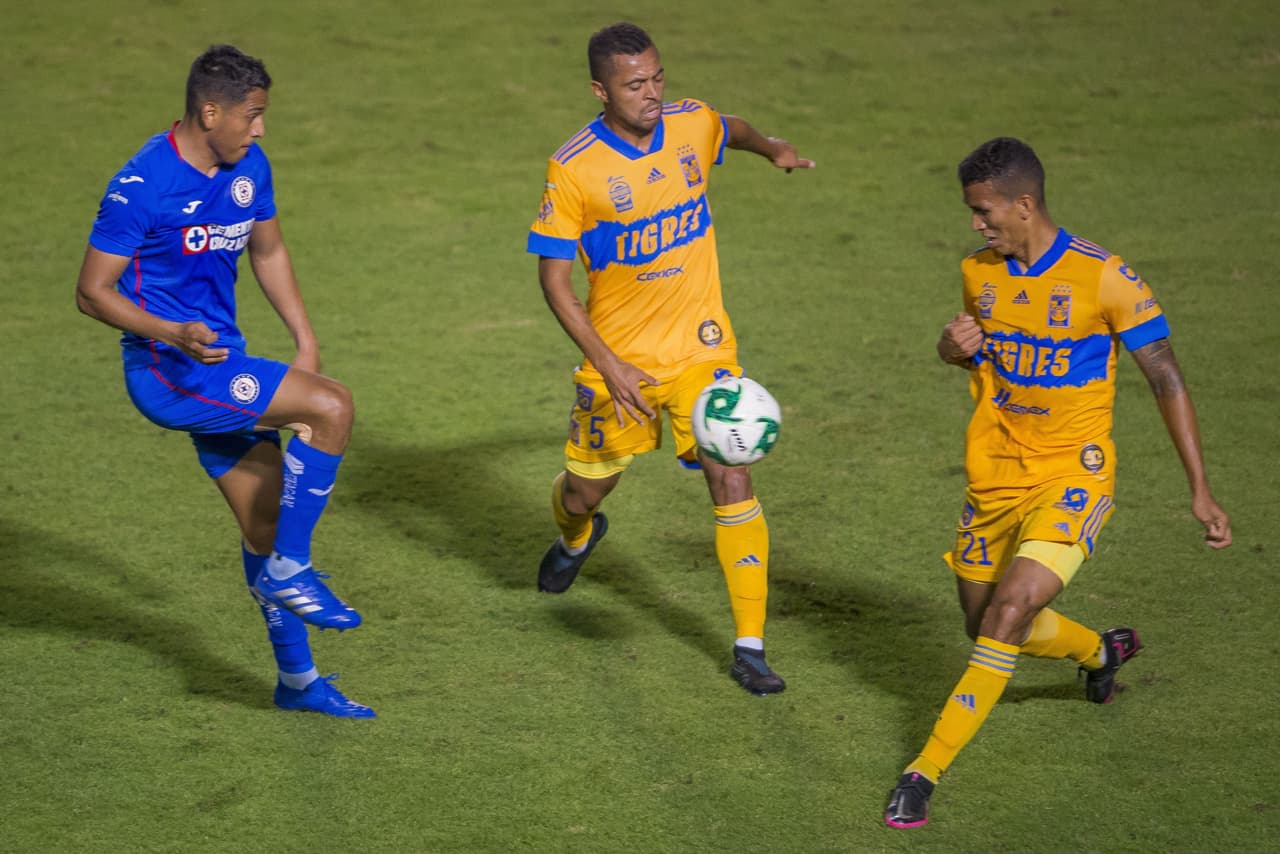 Cruz Azul vence 1-3 a Tigres en el volcán y rasguñan su pase a las semifinales.