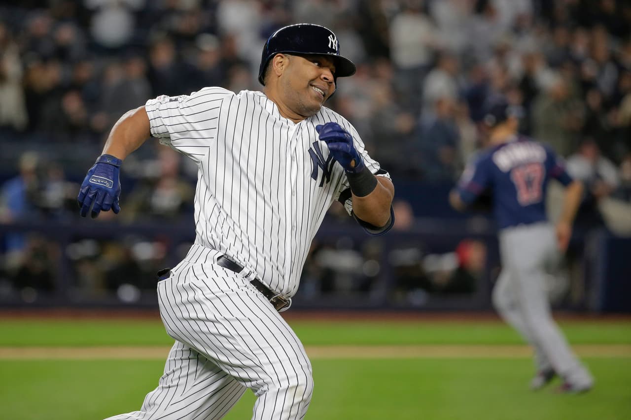 Edwin Encarnación salió de los New York Yankees para jugar en los Chicago White Sox.