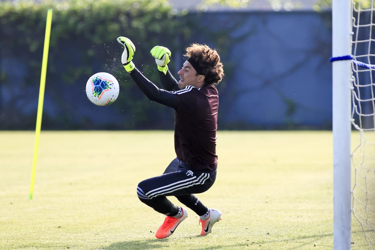 La Selección Mexicana realiza sus últimos ajustes en Los Ángeles (California) con miras a su debut, el primer partido en un torneo oficial con Gerardo Martino como técnico, contra Cuba por el Grupo A de la Copa Oro.