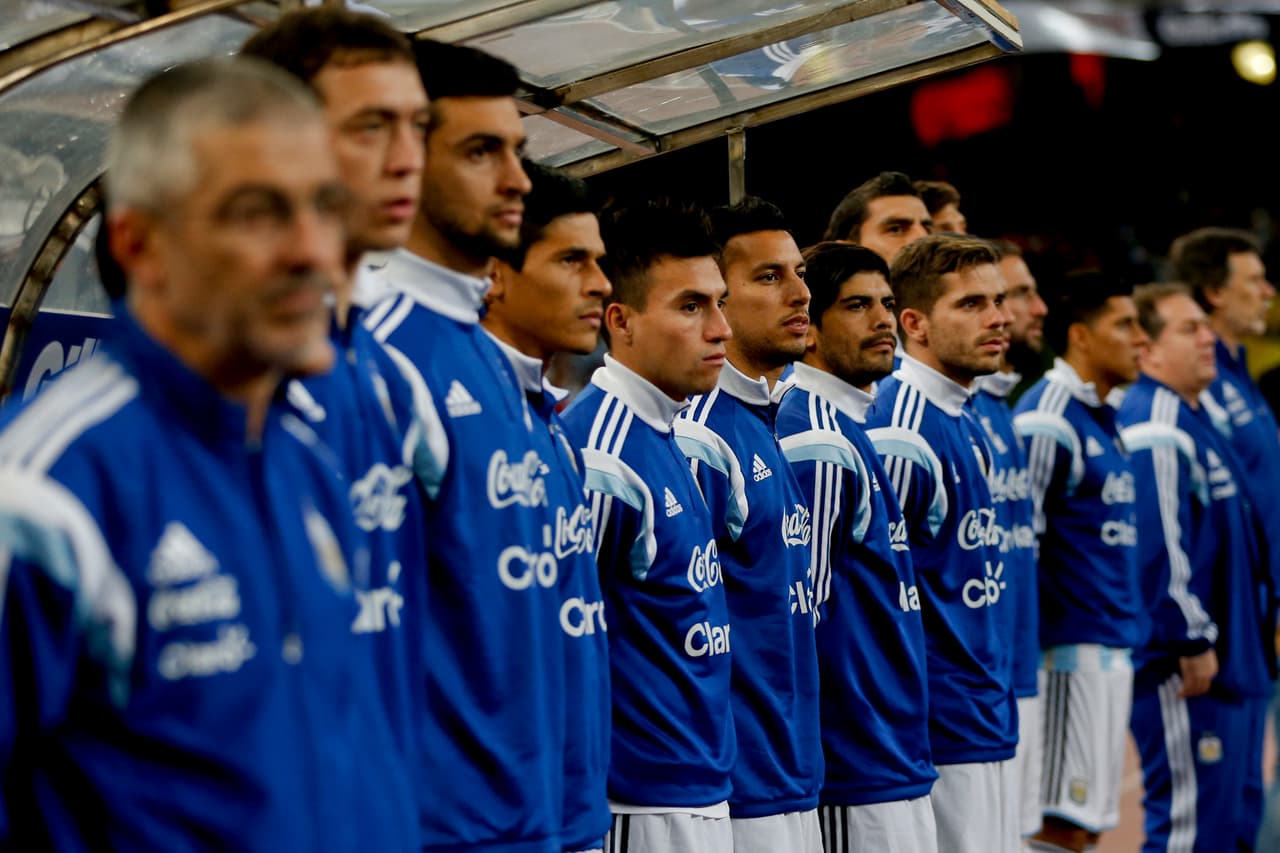 La Albiceleste tendrá que verse las caras con dos de los rivales más fuertes en su confederación de CONMEBOL. Deberá afrontar los juegos de ‘ida’ ante unas de las selecciones más complicadas durante su fase de clasificación hacia la Copa del Mundo.