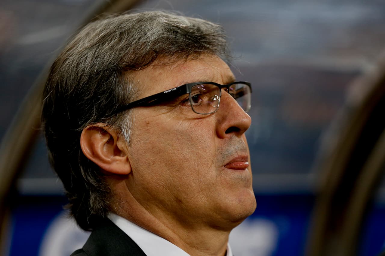 Pero la ‘crisis’ de Argentina no comenzó en octubre, sino hace dos meses cuando no pudo derrotar a México en un partido amistoso en Estados Unidos al que llegó partiendo como claro favorito.