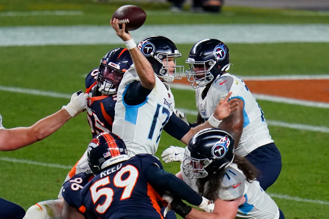 Derick Henry brilla en el juego al romper las 100 yardas, y los Titans consiguen la victoria 16-14 sobre los Denver Broncos.