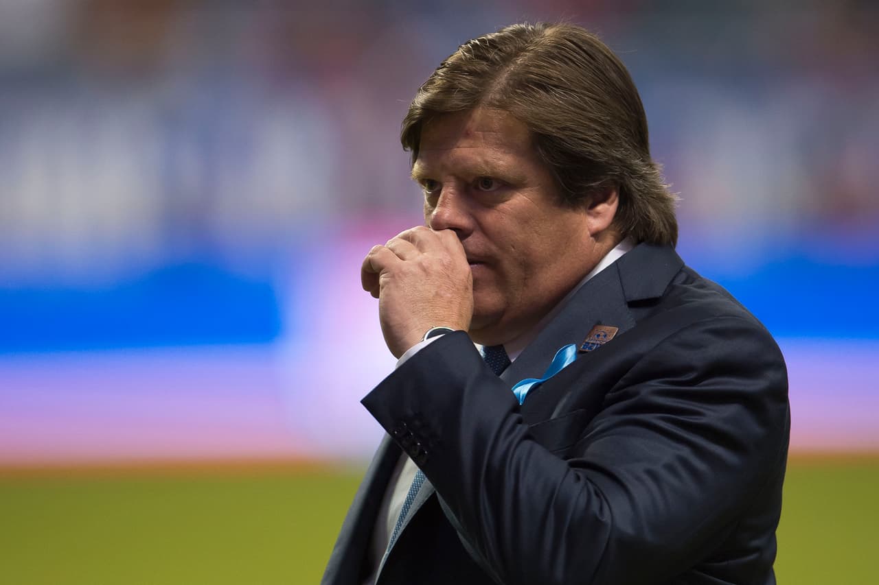 <b>Miguel Herrera 2015.</b> Morris y Agudelo le hicieron ver su suerte al "Piojo" Herrera en partido amistoso.
