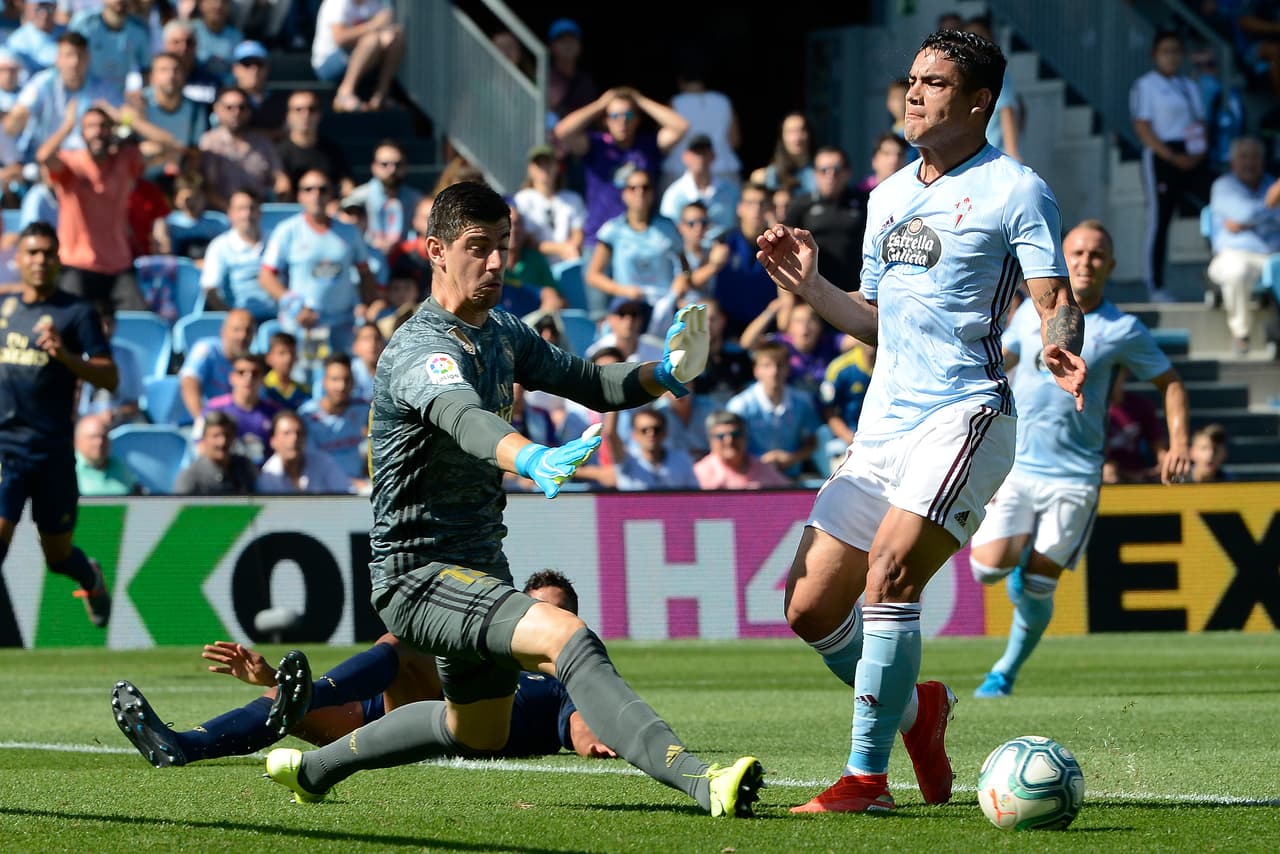 El Real Madrid venció 3-1 al Celta de Vigo con buena actuación de Bale y Benzema. Modric fue expulsado al 56'.