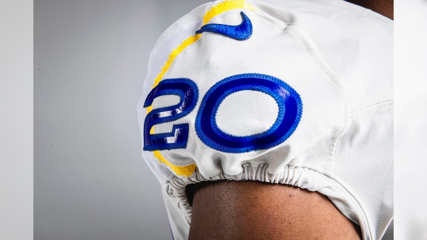 Esta ha sido la evolución del uniforme de los #Rams🐐 No te