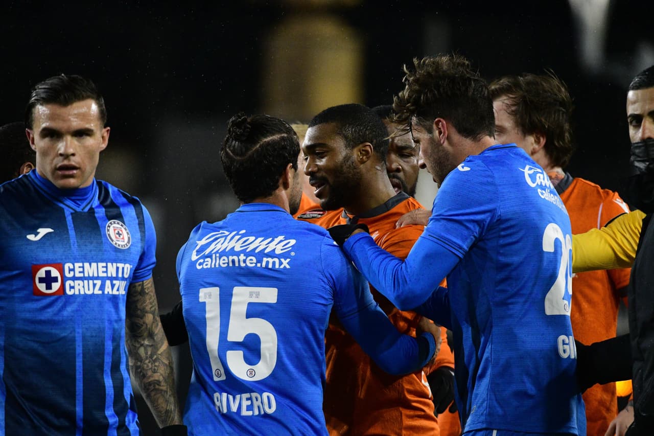 Cruz Azul logra imponerse por la mínima en su visita al Forge FC y regresan acasa con un excelente sabor de boca tras la victoria 0-1.
