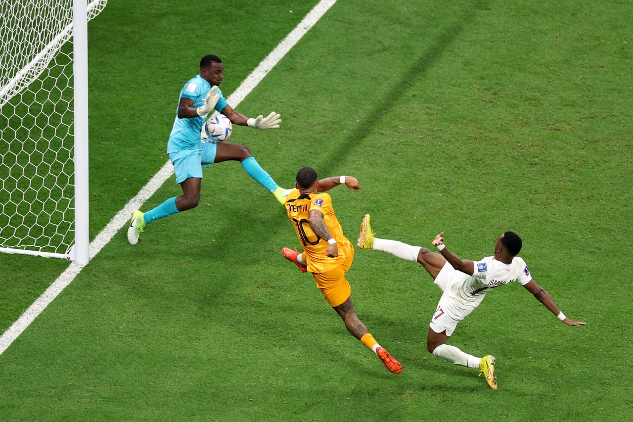 Países Bajos venció 2-0 a Catar con goles de Cody Gakpo (26’) y Frenkie de Jong (49’) para terminar de líder del Grupo A del Mundial Qatar 2022.